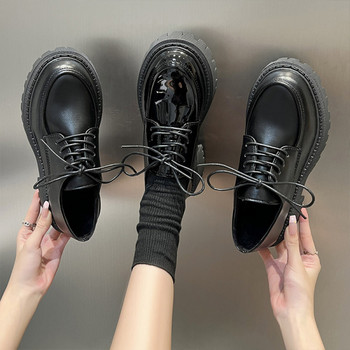 Ежедневен модел дамски обувки с връзки и ток