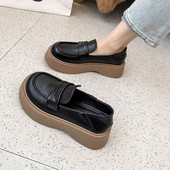 Sieviešu ikdienišķās platformas klaipi