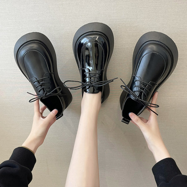 Sieviešu ādas šņorējamas kurpes