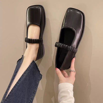 Γυναικεία casual παπούτσια ρετρό μοντέλο με χαμηλό τακούνι