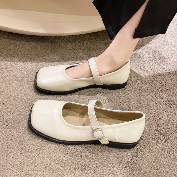 Γυναικεία casual παπούτσια ρετρό μοντέλο με χαμηλό τακούνι