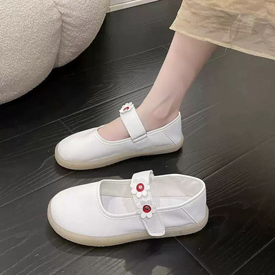 Női cipő - csattal