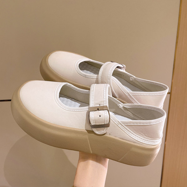 Női cipő - csattal