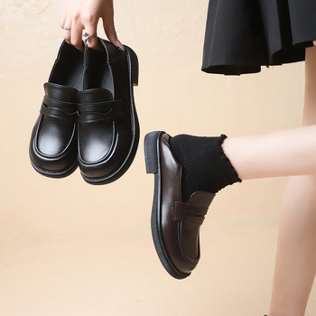 Дамски черни обувки изчистен модел 