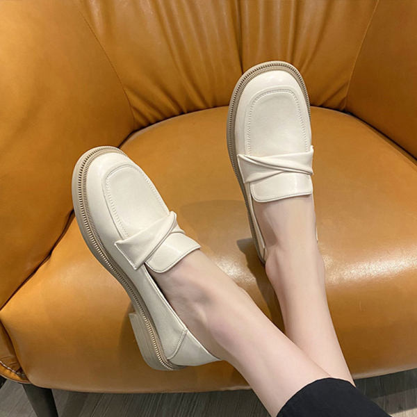 Ρετρό μοντέλο γυναικεία μοκασίνια με τακούνι