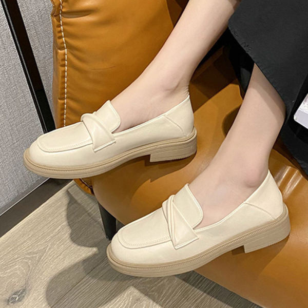 Ρετρό μοντέλο γυναικεία μοκασίνια με τακούνι