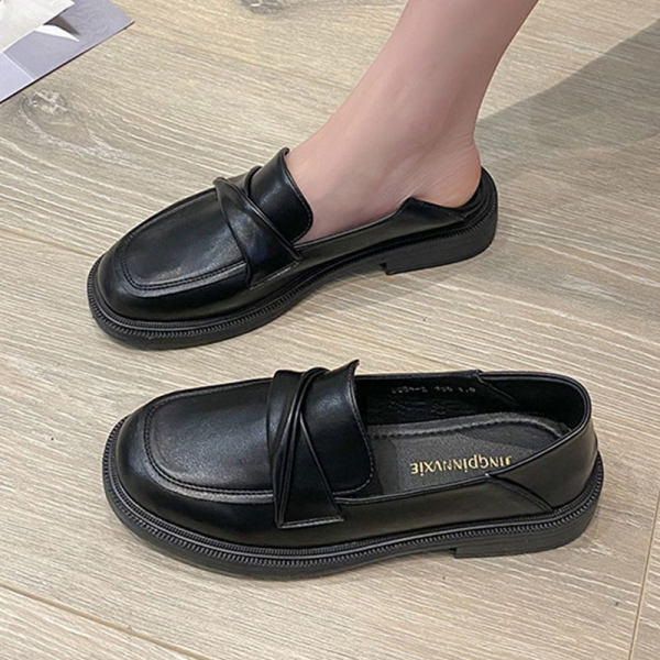 Ρετρό μοντέλο γυναικεία μοκασίνια με τακούνι