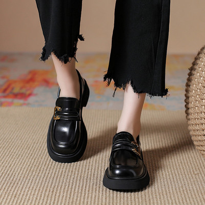 Moderne casual cipele s potplatom visine 4cm i metalnim elementom