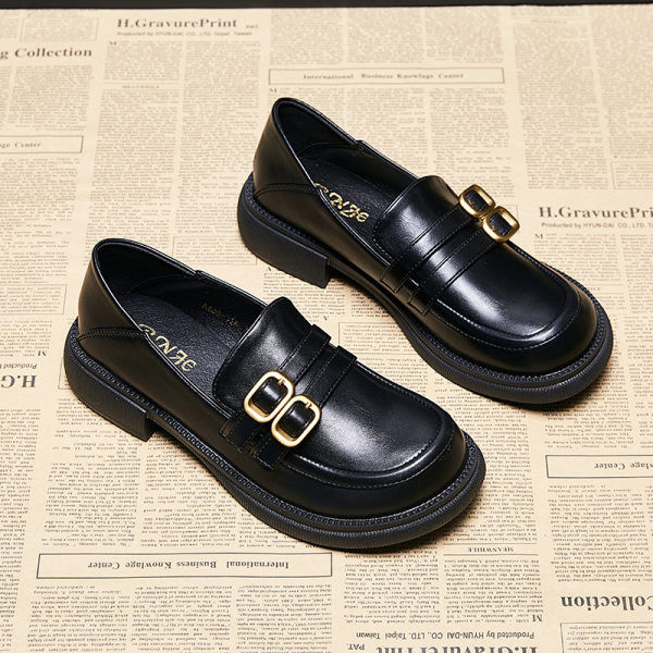 Jauna modeļa ikdienas sieviešu apavi ar metāla sprādzi