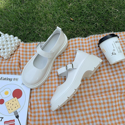 Γυναικεία παπούτσια σε δύο χρώματα