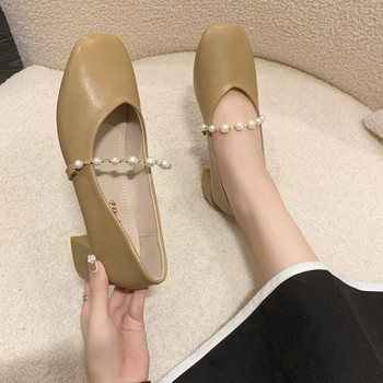 Модерни дамски обувки с перли