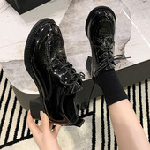 Sieviešu apavu ikdienas modelis no eko ādas ar papēdi un šņorēm