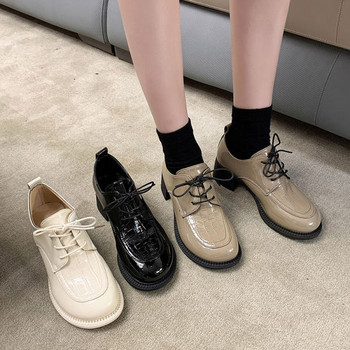 Дамски обувки ежедневен модел от еко кожа с ток и връзки