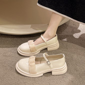 Női alkalmi cipő alacsony sarkú csattal