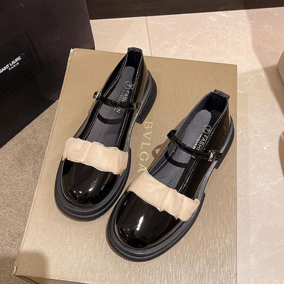 Női alkalmi cipő alacsony sarkú csattal