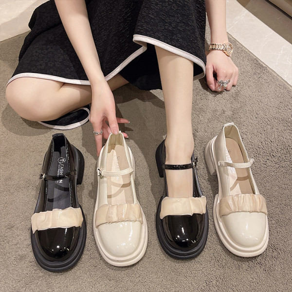 Női alkalmi cipő alacsony sarkú csattal