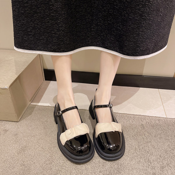 Női alkalmi cipő alacsony sarkú csattal