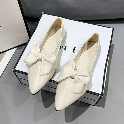 Casual μυτερά παπούτσια από οικολογικό δέρμα με κορδέλα