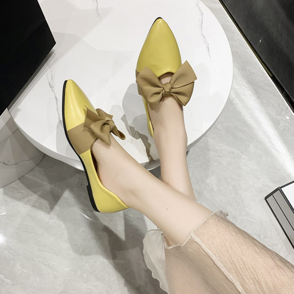 Casual μυτερά παπούτσια από οικολογικό δέρμα με κορδέλα