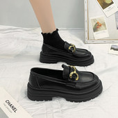 Γυναικεία μοντέρνα παπούτσια με ψηλή σόλα 4cm και μεταλλικό στοιχείο