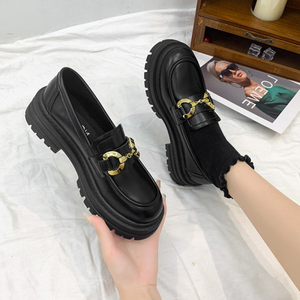 Γυναικεία μοντέρνα παπούτσια με ψηλή σόλα 4cm και μεταλλικό στοιχείο