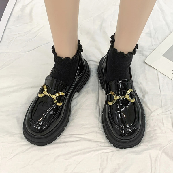 Γυναικεία μοντέρνα παπούτσια με ψηλή σόλα 4cm και μεταλλικό στοιχείο