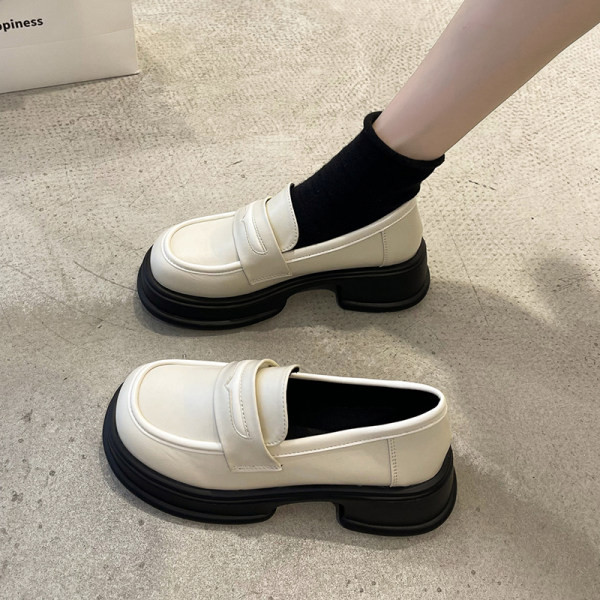 Női cipő - magas talppal