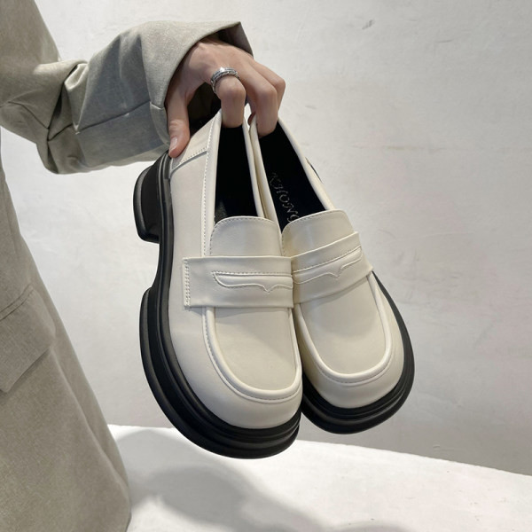 Női cipő - magas talppal