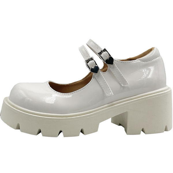 Γυναικεία παπούτσια  με χαμηλό τακούνι και αγκράφα