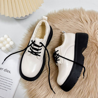 Γυναικεία παπούτσια από οικολογικό δέρμα με κορδόνια και φόδρα