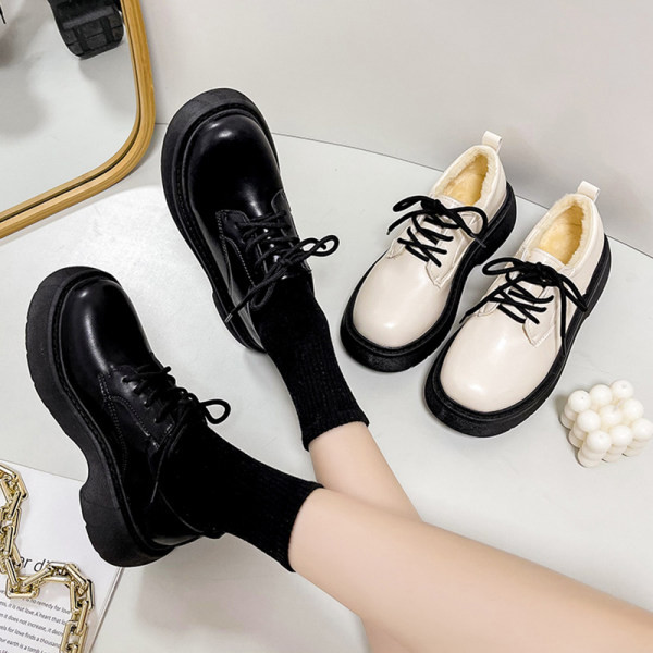 Γυναικεία παπούτσια από οικολογικό δέρμα με κορδόνια και φόδρα