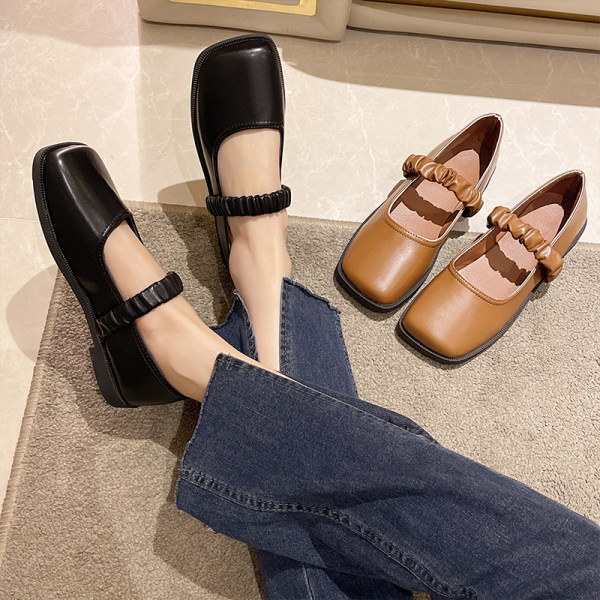 Sieviešu apavi ar plakanu zoli no eko ādas, ikdienas modelis