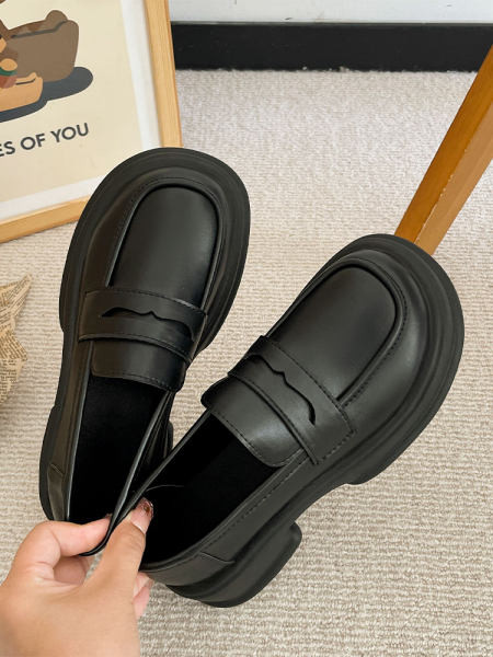 Γυναικεία παπούτσια από οικολογικό δέρμα με casual μοντέλο με τακούνι