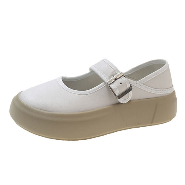 Kerek csatos női cipő