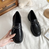 Νέο μοντέλο γυναικεία παπούτσια με τετράγωνο τακούνι 3cm