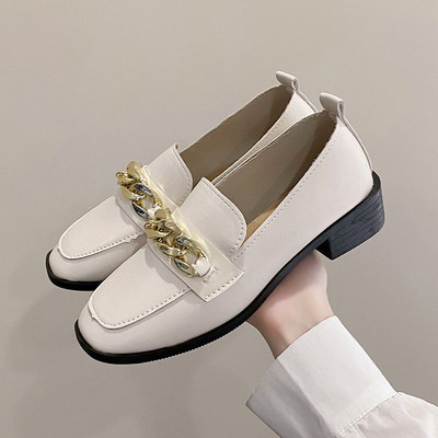 Alkalmi mokaszin cipő modell fém elemekkel