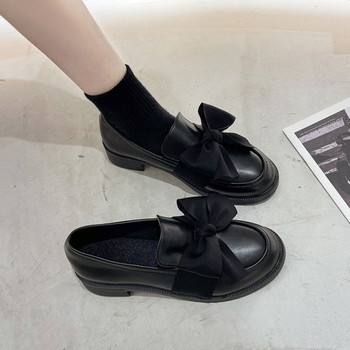 Дамски обувки с 3D панделка 