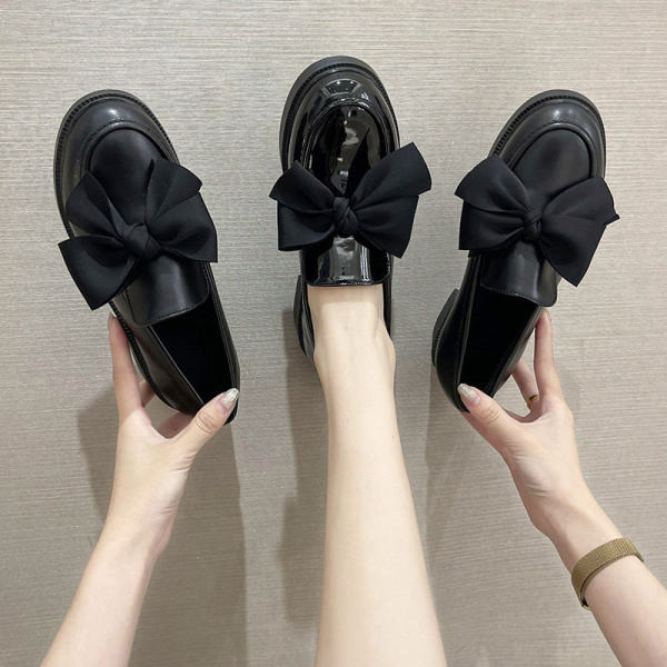 Sieviešu apavi ar 3D lenti