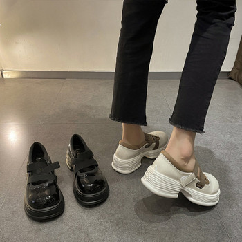 Дамски заоблени обувки с груба подметка -черен и бял цвят