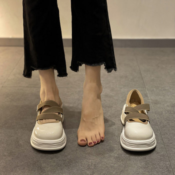 Дамски заоблени обувки с груба подметка -черен и бял цвят