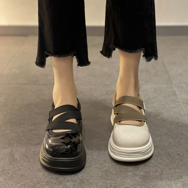 Γυναικεία στρογγυλεμένα παπούτσια με τραχιά σόλα - ασπρόμαυρο χρώμα