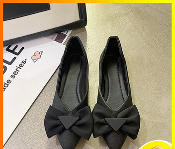 Γυναικεία παπούτσια - με κορδέλα