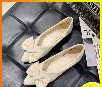 Γυναικεία παπούτσια - με κορδέλα