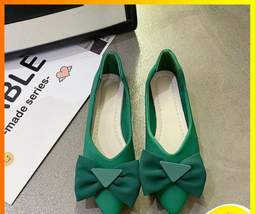 Γυναικεία παπούτσια - με κορδέλα