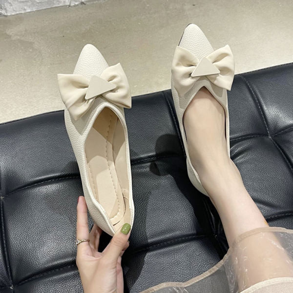 Γυναικεία παπούτσια - με κορδέλα
