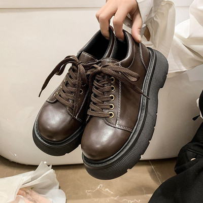 Casual ženske cipele - od eko kože