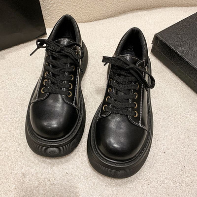 Casual ženske cipele - od eko kože