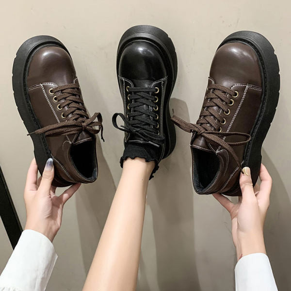 Casual ženske cipele - od eko kože