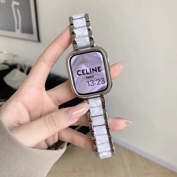 Moteriška metalinė grandinėlė – keli modeliai