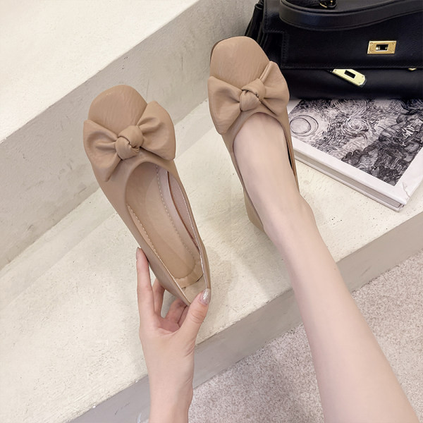 Sieviešu ikdienas apavi ar lenti